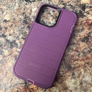 iphone 13 Pro Max Purple Defender Otterbox Case